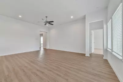 3015 King Oaks Street, Baytown, TX 77251 - Photo 6