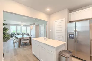 494 S Centro Cir, Shenandoah, TX 77385 - Photo 8
