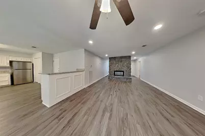 4135 Lufborough Drive, Houston, TX 77066 - Photo 4