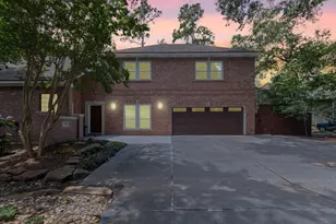 17 Buttonbush Ct, The Woodlands, TX 77380 - Photo 2