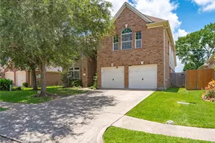 327 Holly Branch Ln, Kemah, TX 77565 - Photo 1