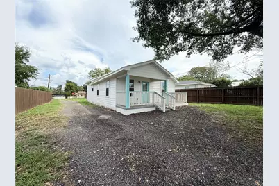 506 N Thomason Street, Willis, TX 77378 - Photo 2
