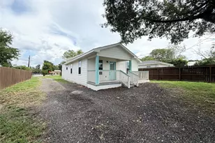 506 N Thomason St, Willis, TX 77378 - Photo 2