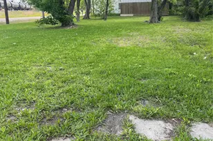 1920 Bringhurst St, Houston, TX 77020 - Photo 1