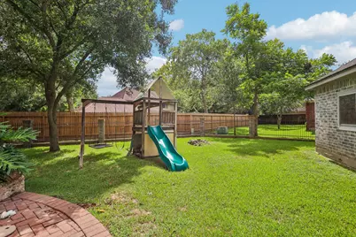 907 Remington Court, Friendswood, TX 77546 - Photo 32