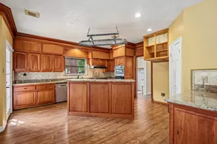 907 Remington Ct, Friendswood, TX 77546 - Photo 10