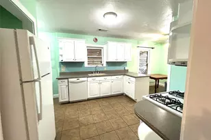 4915 Houston Dr, Galveston, TX 77551 - Photo 6