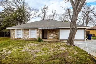 619 W Mahan St, Richwood, TX 77531 - Photo 1