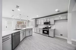 21510 Broadstone Dr, Katy, TX 77449 - Photo 10