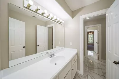 7314 Birchtree Forest Dr, Houston, TX 77088 - Photo 10