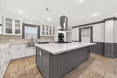 10054 Cedardale Drive, Houston, TX 77055 - Photo 10