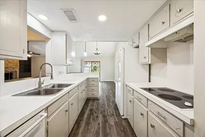 15711 Rill Lane, Houston, TX 77062 - Photo 8