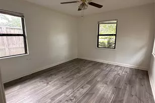 7735 Oak Vista St, Houston, TX 77087 - Photo 10
