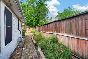 14122 Woodnook Dr, Houston, TX 77077 - Photo 32