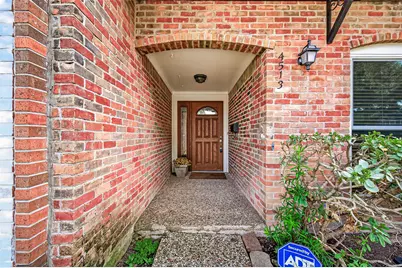 4513 Acacia, Bellaire, TX 77401 - Photo 2