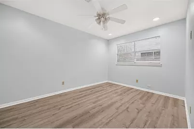 4513 Acacia, Bellaire, TX 77401 - Photo 32