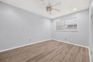 4513 Acacia, Bellaire, TX 77401 - Photo 32
