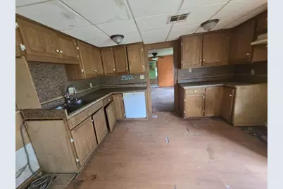 208 S 6th Street, Highlands, TX 77562 - Photo 4