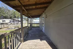 208 S 6th St, Highlands, TX 77562 - Photo 2