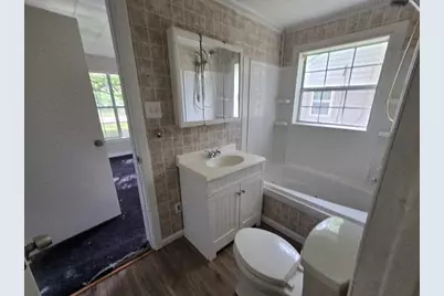 208 S 6th Street, Highlands, TX 77562 - Photo 10