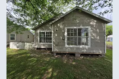 208 S 6th Street, Highlands, TX 77562 - Photo 2