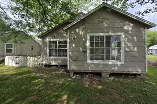 208 S 6th St, Highlands, TX 77562 - Photo 2