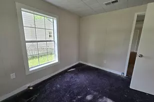 208 S 6th St, Highlands, TX 77562 - Photo 8