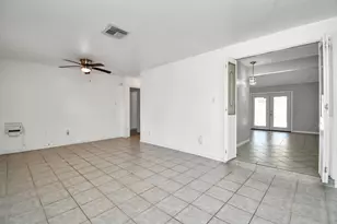 11214 Caribbean Ln, Houston, TX 77089 - Photo 8