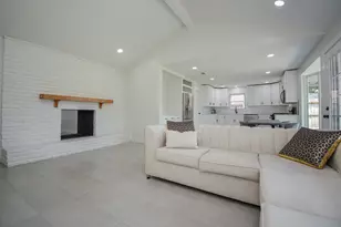 6042 Willowbend Blvd, Houston, TX 77096 - Photo 16