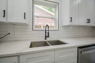 6042 Willowbend Blvd, Houston, TX 77096 - Photo 8