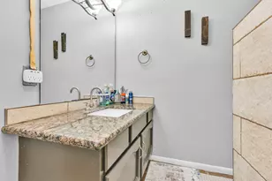 202 Twin Harbors Dr, Onalaska, TX 77360 - Photo 24