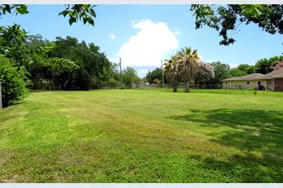 3908 20th Street N, Texas City, TX 77590 - Photo 4