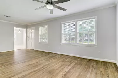 5217 Locust Street, Bellaire, TX 77401 - Photo 2