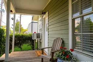 422 Mill Ave, Conroe, TX 77301 - Photo 2