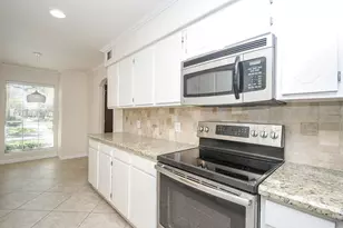 13240 Trail Hollow Dr, Houston, TX 77079 - Photo 24