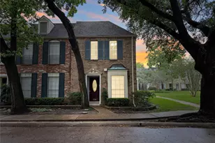 13240 Trail Hollow Dr, Houston, TX 77079 - Photo 6