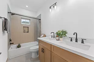3013 Jensen Spgs Ln, Houston, TX 77026 - Photo 20
