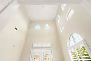 802 Jackson Hill St, Houston, TX 77007 - Photo 14
