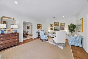 10926 Wickwild St, Hunters Creek Village, TX 77024 - Photo 8