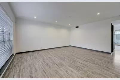 6326 Chevy Chase Drive #13, Houston, TX 77057 - Photo 2