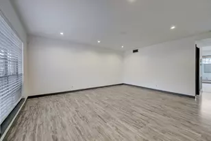 6326 Chevy Chase Dr, Houston, TX 77057 - Photo 2