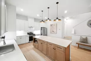 2212 Lou Ellen Ln, Houston, TX 77018 - Photo 1