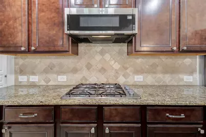 38 S Pinto Point Circle, The Woodlands, TX 77389 - Photo 20