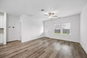 3931 Windy Whisper Dr, Brookshire, TX 77423 - Photo 10