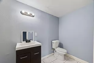 6022 Lyndhurst Dr, Houston, TX 77033 - Photo 14