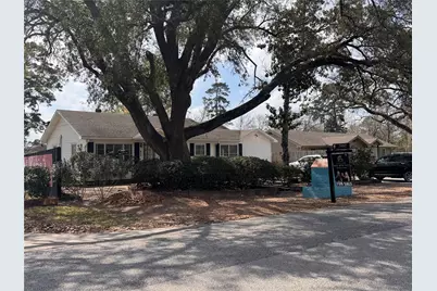 809 W Semands, Conroe, TX 77301 - Photo 2