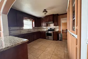 809 W Semands, Conroe, TX 77301 - Photo 8