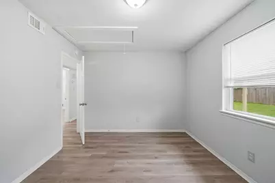 9715 Courben Lane, Houston, TX 77078 - Photo 16