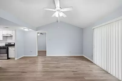 9715 Courben Lane, Houston, TX 77078 - Photo 10