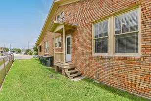 3729 Ave S 1/2, Galveston, TX 77550 - Photo 4